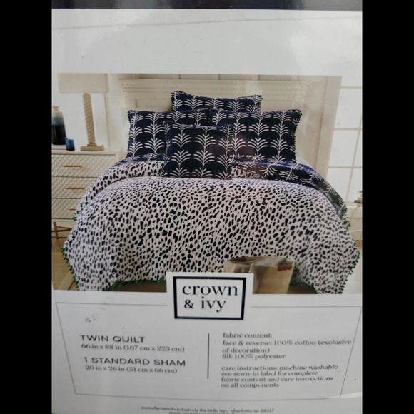 PRICE DROP! NEW Crown and ivy reversible twin quilt set - Picture 2 of 11